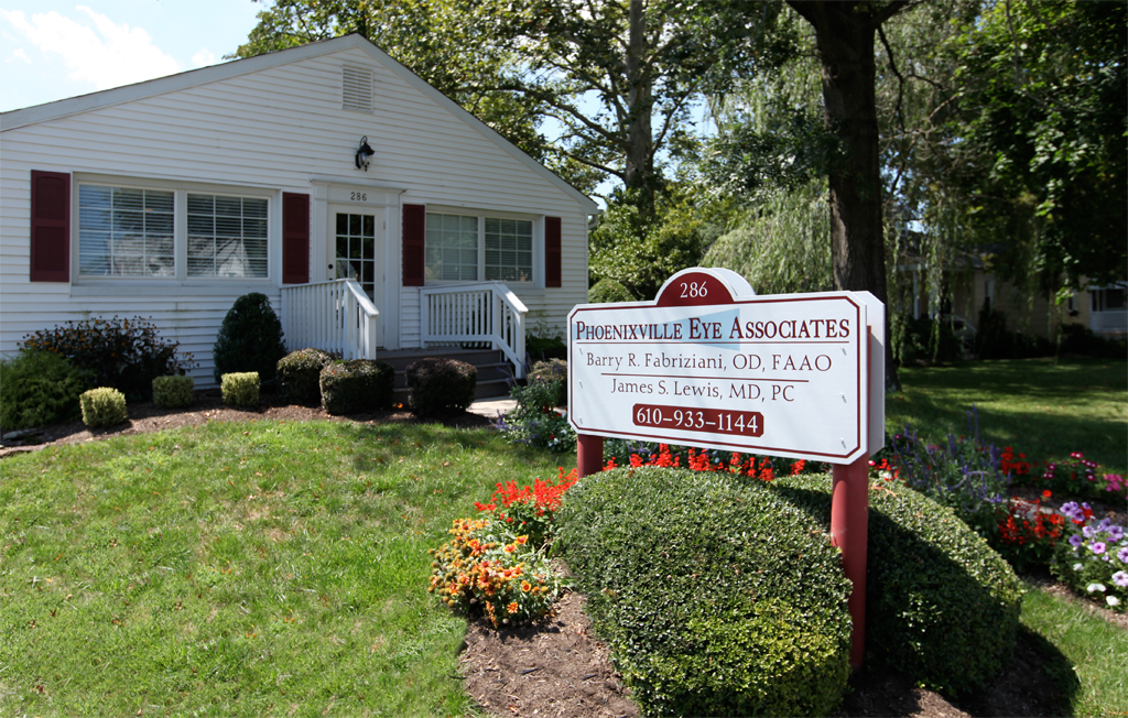 Fab Eye Care Center Floater Doctor